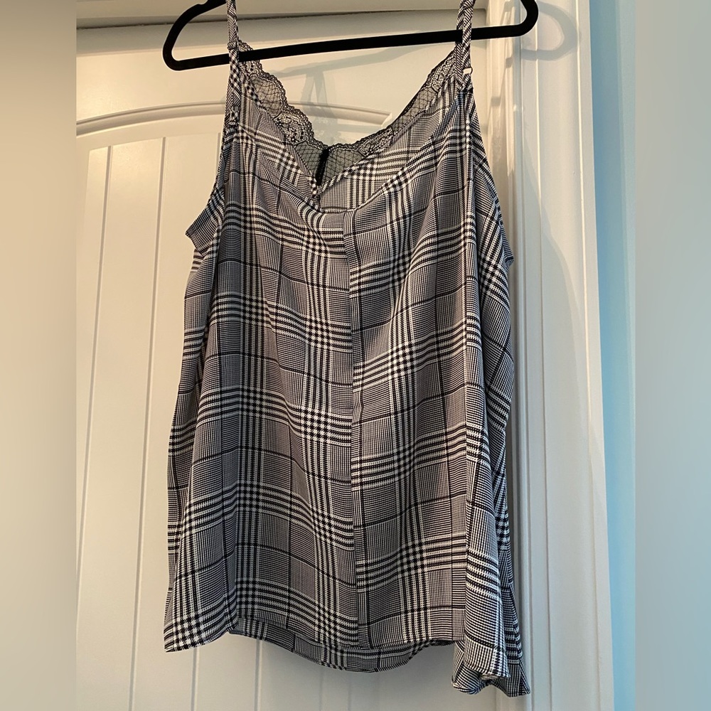 Black and white plaid tank top, V-Neck with lace trim. - Picture 4 of 7